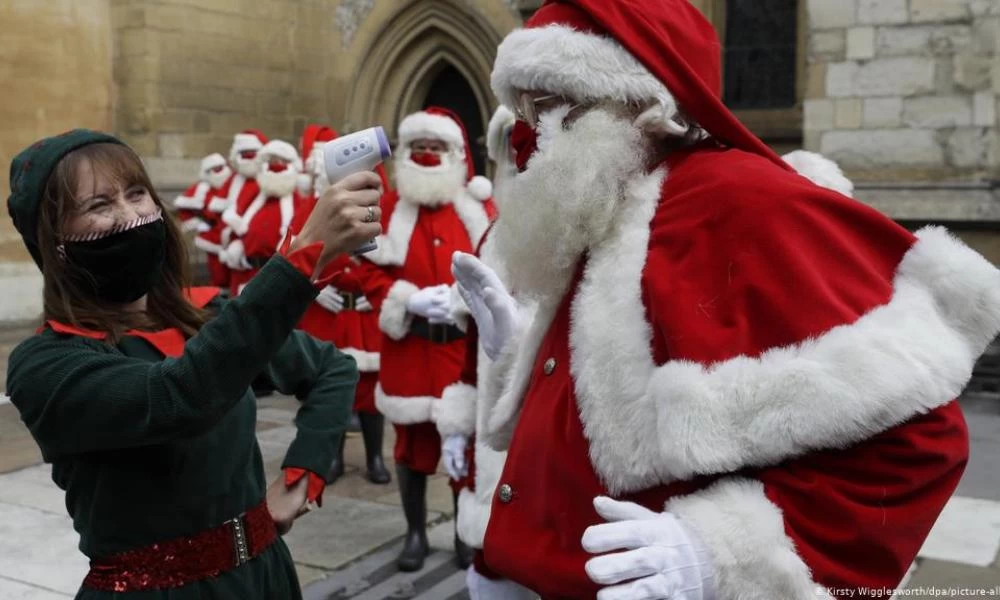 Διαφημιστικό σποτ με τον Άγιο Βασίλη να δίνει μάχη με τον κορονοϊό